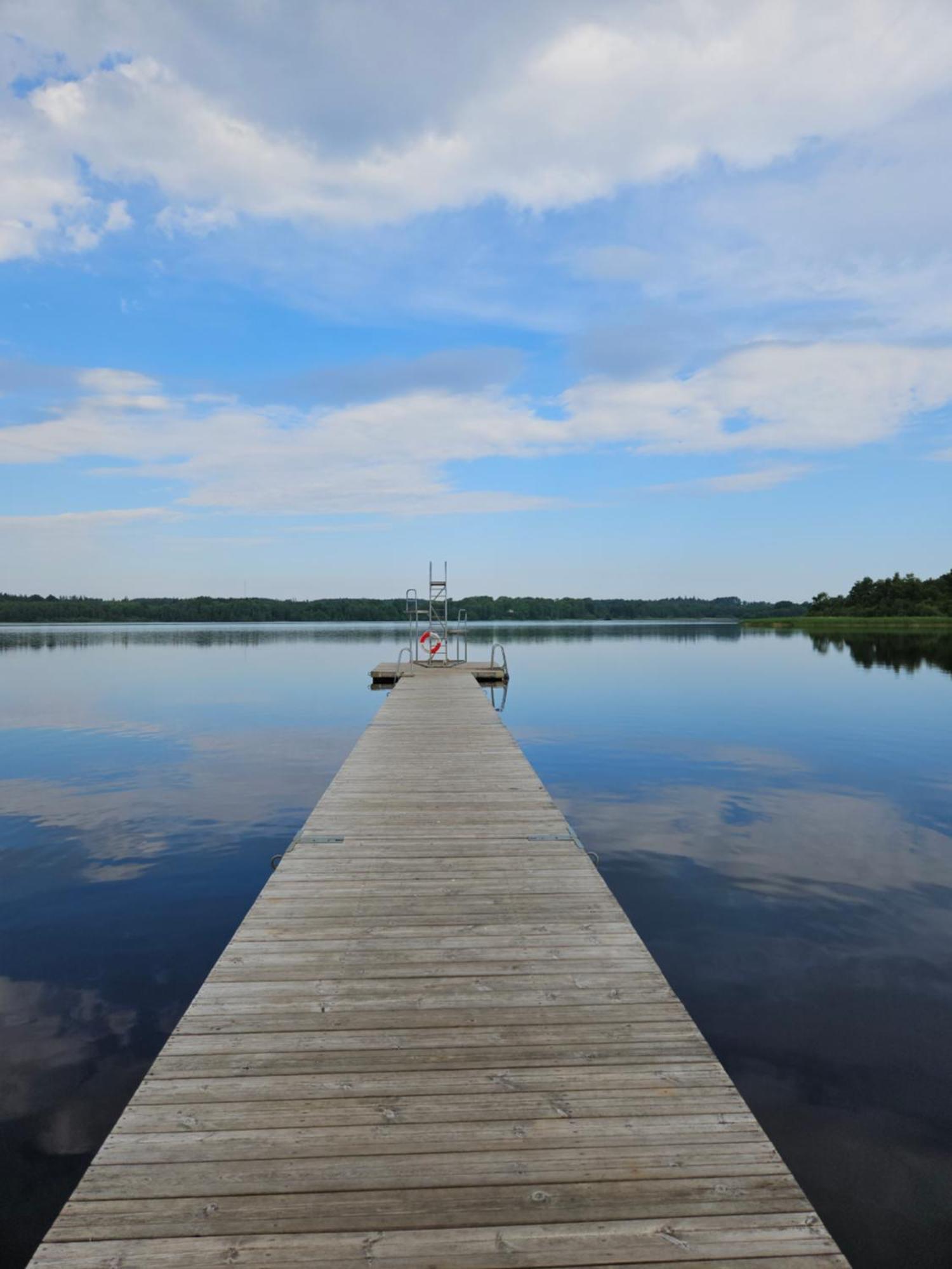 Mysig Stuga I Naturskoent Omrade. Vetlanda Luaran gambar